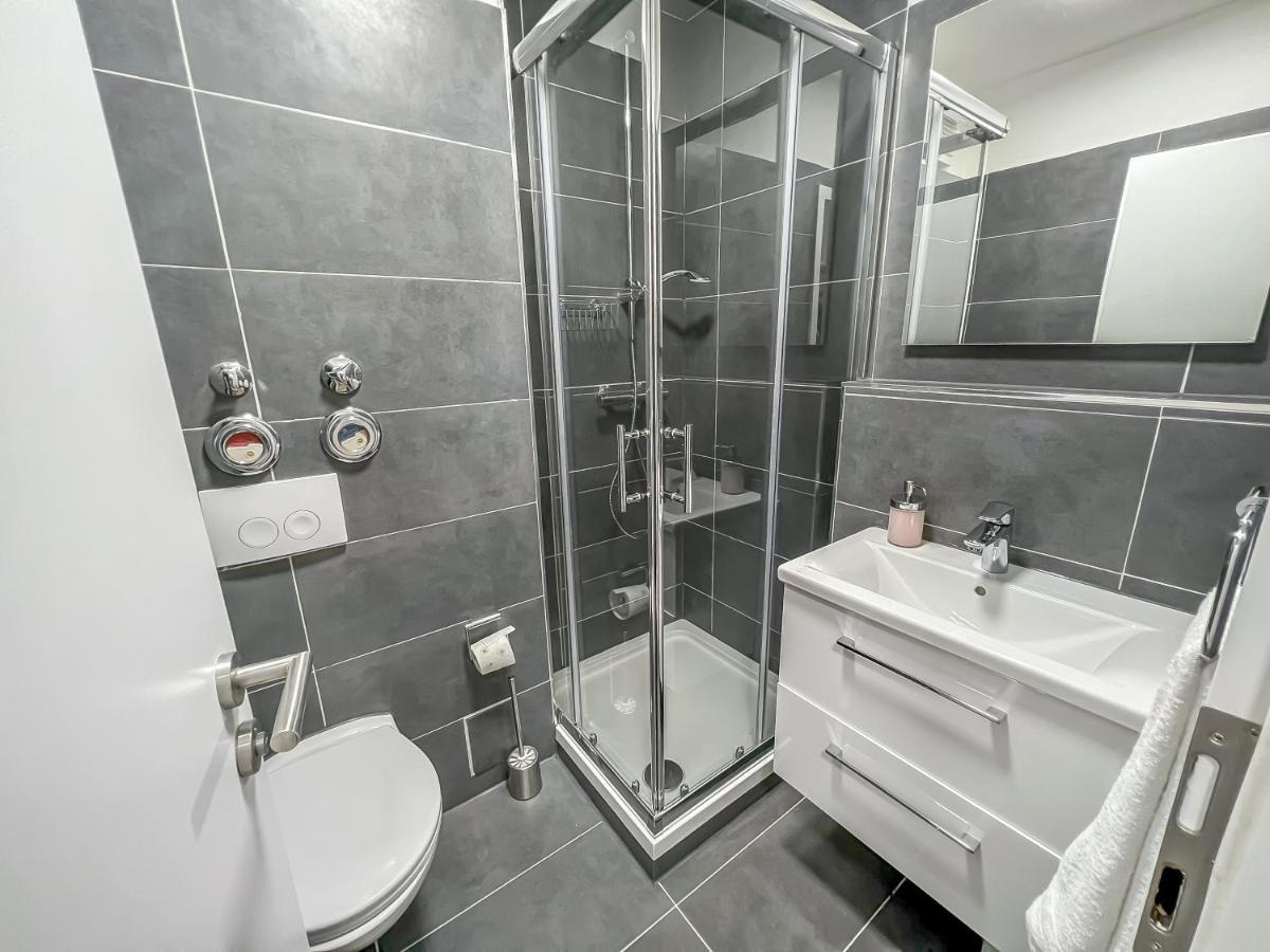 Moderne Studio Apartments In Nuernberg Esterno foto